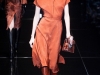 Оранжевое платье длина миди