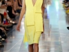 Оригинальная модель желтого платья от Christopher Kane