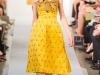 Красивое желтое платье Oscar de la Renta Весна-Лето 2013