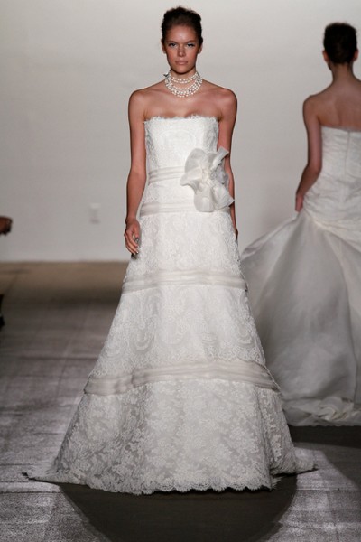 Свадебное платье из кружева 2011 от Rivini