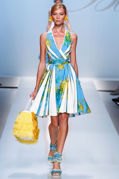 Платья с V-образным вырезом весна-лето 2012 от Блюмарин