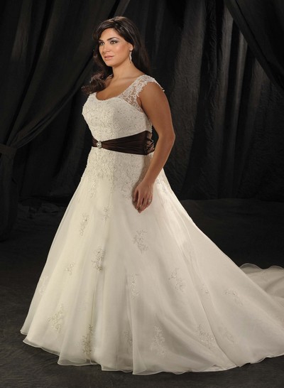 Свадебные платья 2012 для полных невест