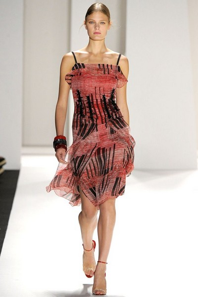 Платья-сарафаны 2012 в полоску от Carolina Herrera
