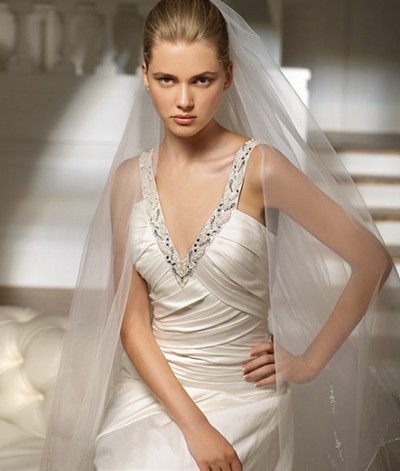 Свадебные платья 2012 с классической фатой