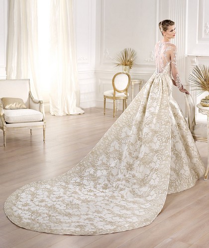 Свадебное роскошное платье Pronovias 2014 с длинным шлейфом